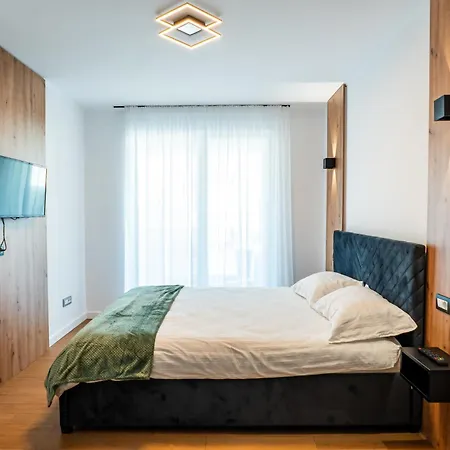 Elite Luxury Crib Apartment