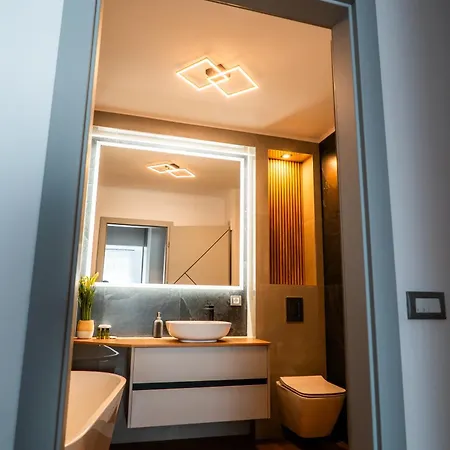 Elite Luxury Crib Apartment